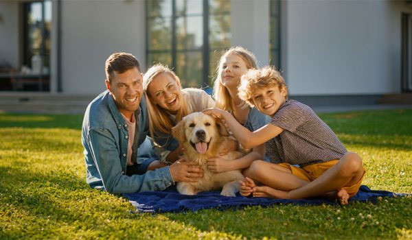 chien considéré comme un membre de la famille