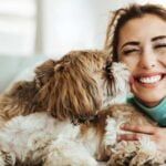 les dangers d'embrasser son chien